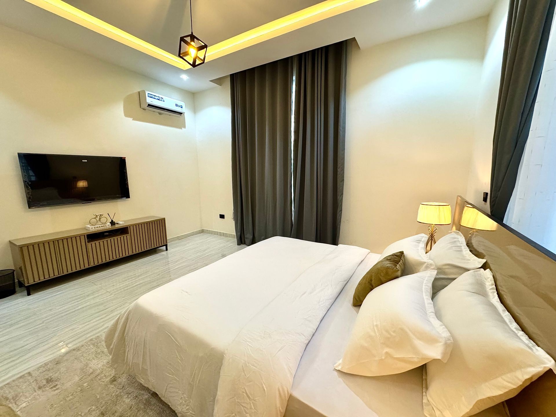 A Blend of Warmth & Sophistication 